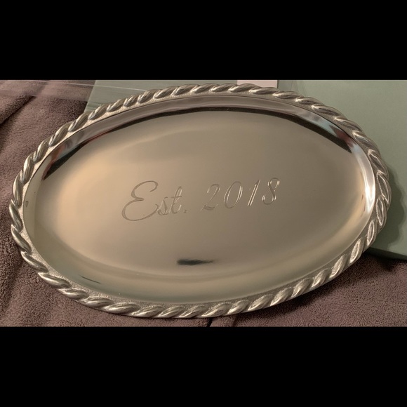 NIB Mariposa “est 2018” metal dish - Picture 7 of 8